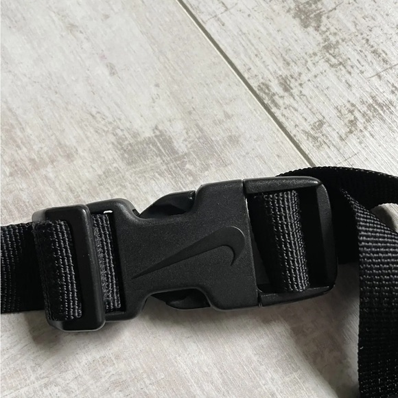 Vintage Nike 90’s Sling Bag Messenger Y2K Swoosh fanny pack NIKE JORDAN bulls - Picture 8 of 16